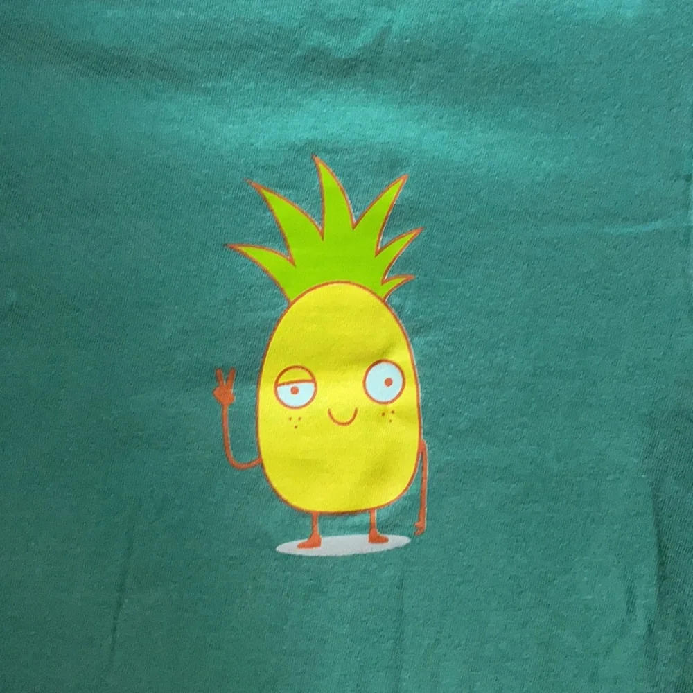 Cute pineapple T-shirt - Picture 2 of 2